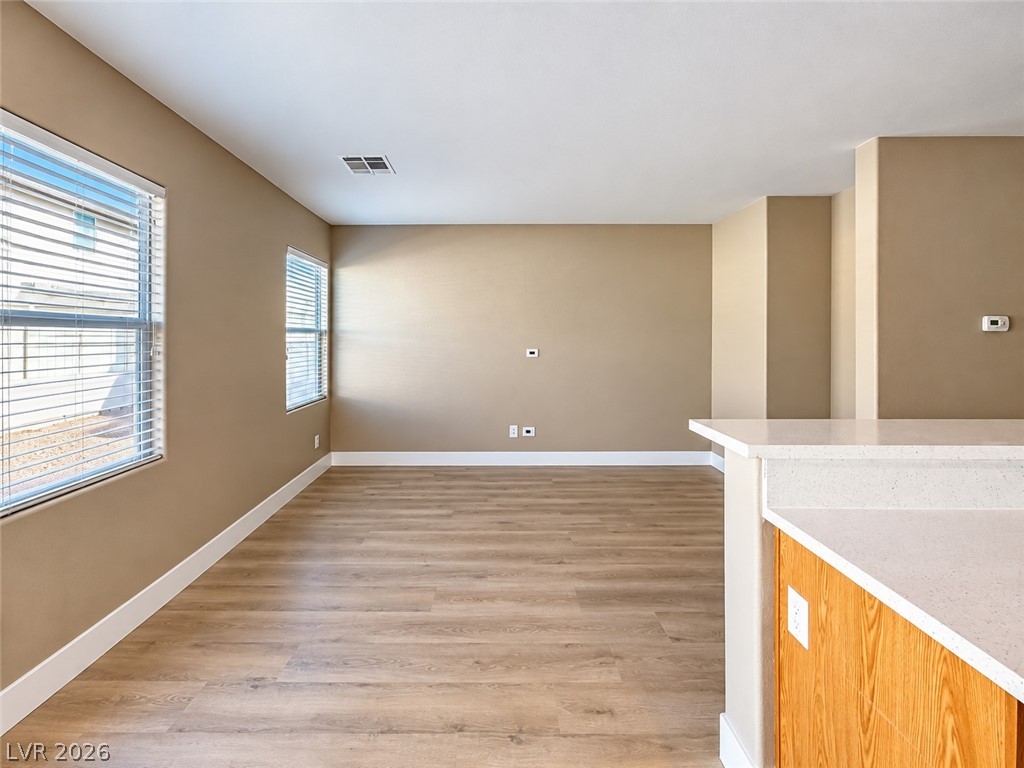 8432 Viansa Loma Avenue Property Photo 3