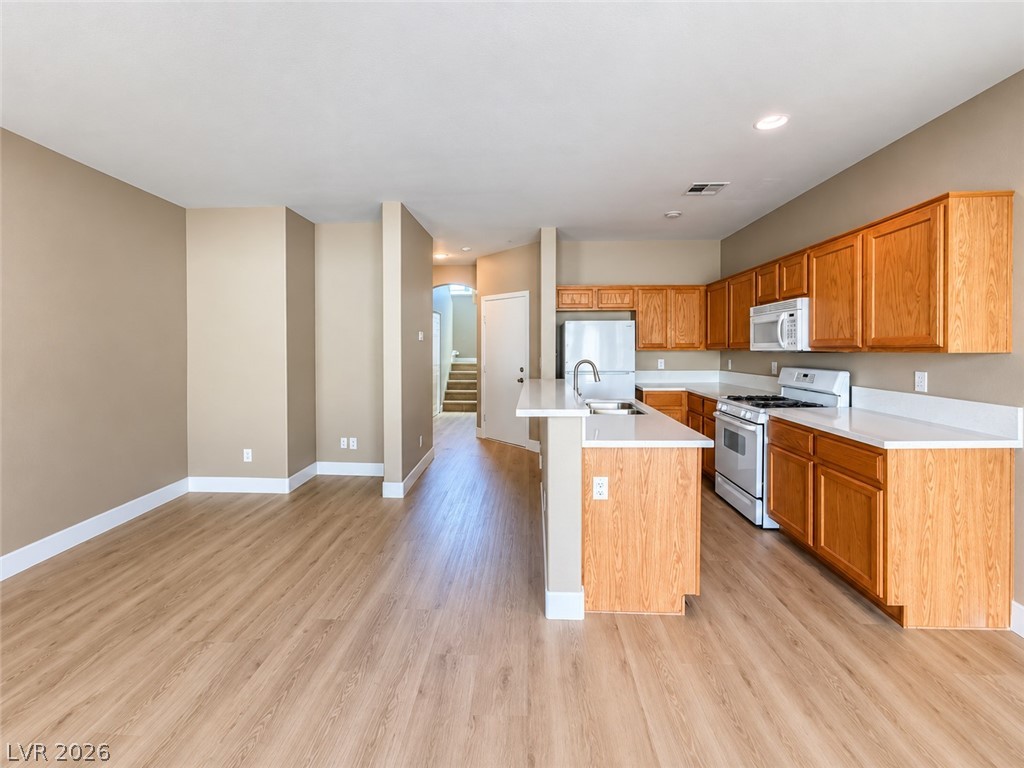 8432 Viansa Loma Avenue Property Photo 4