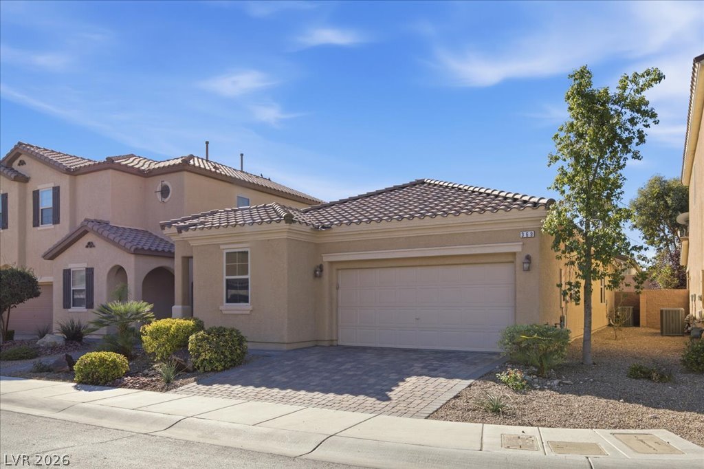 369 Hillhead Court Property Photo 2