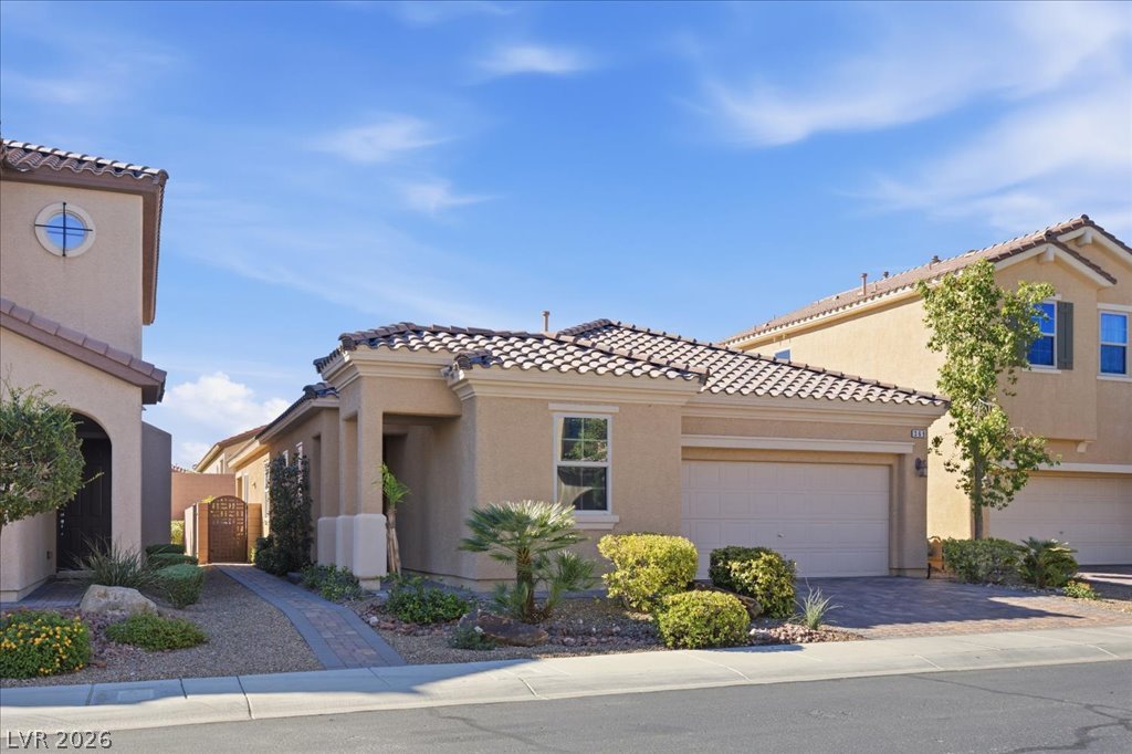 369 Hillhead Court Property Photo 3