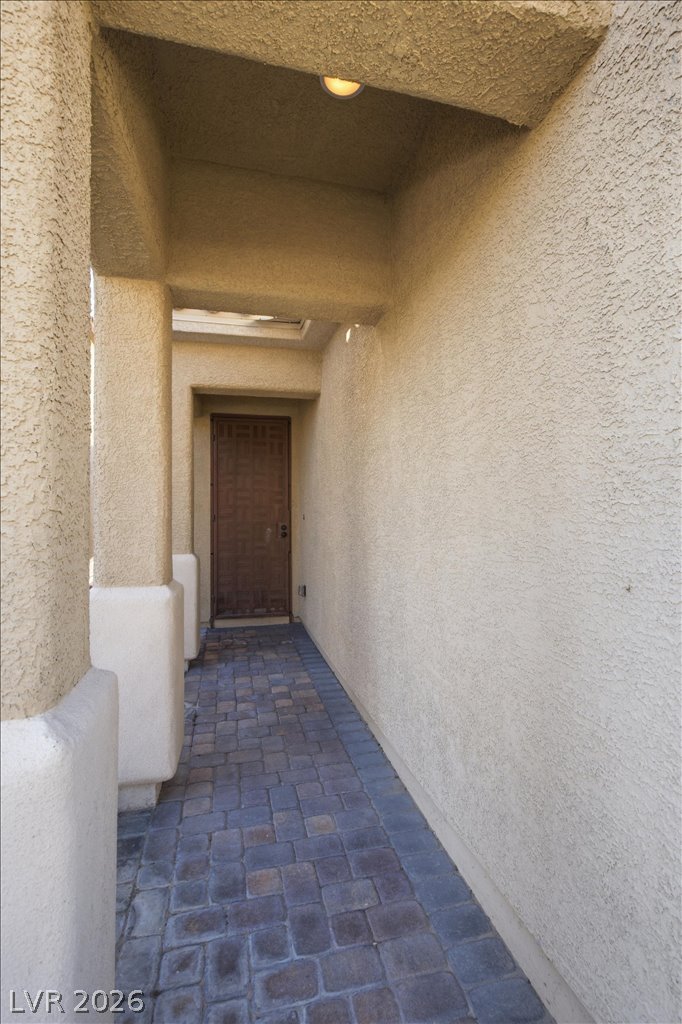 369 Hillhead Court Property Photo 4