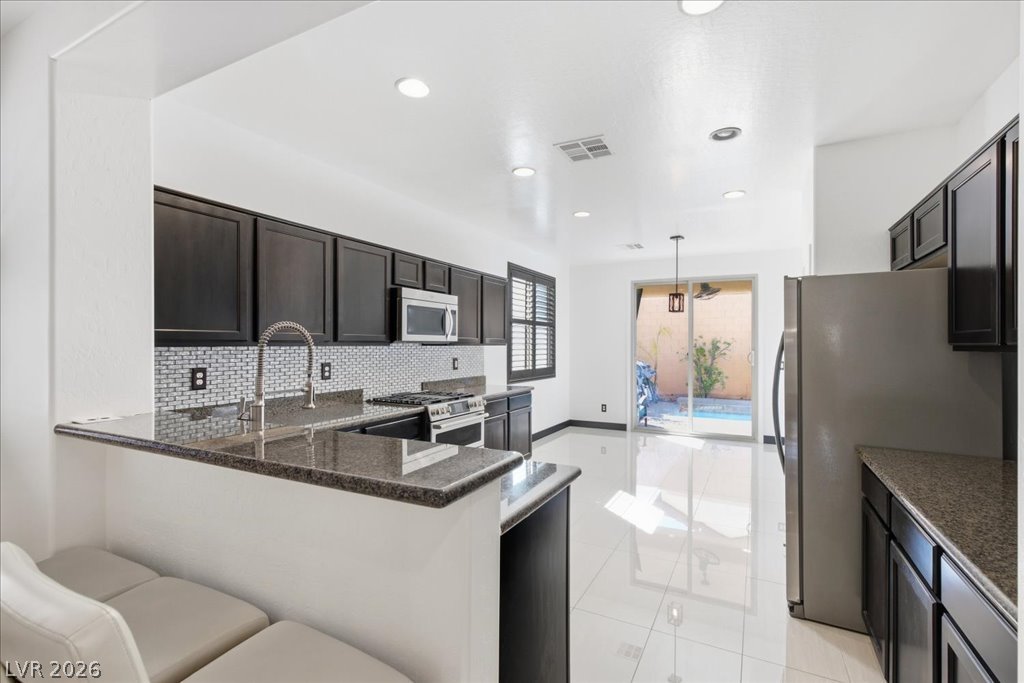 369 Hillhead Court Property Photo 11