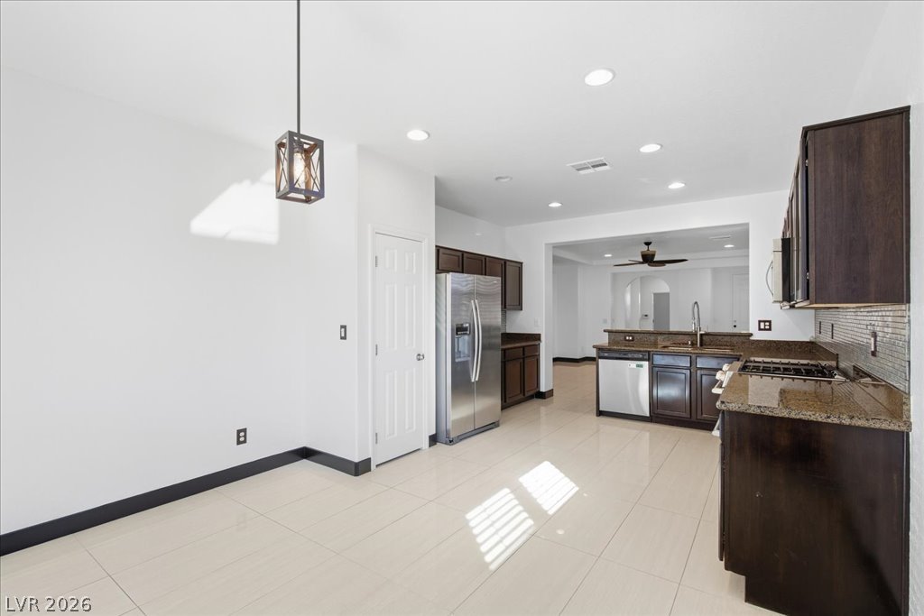 369 Hillhead Court Property Photo 15