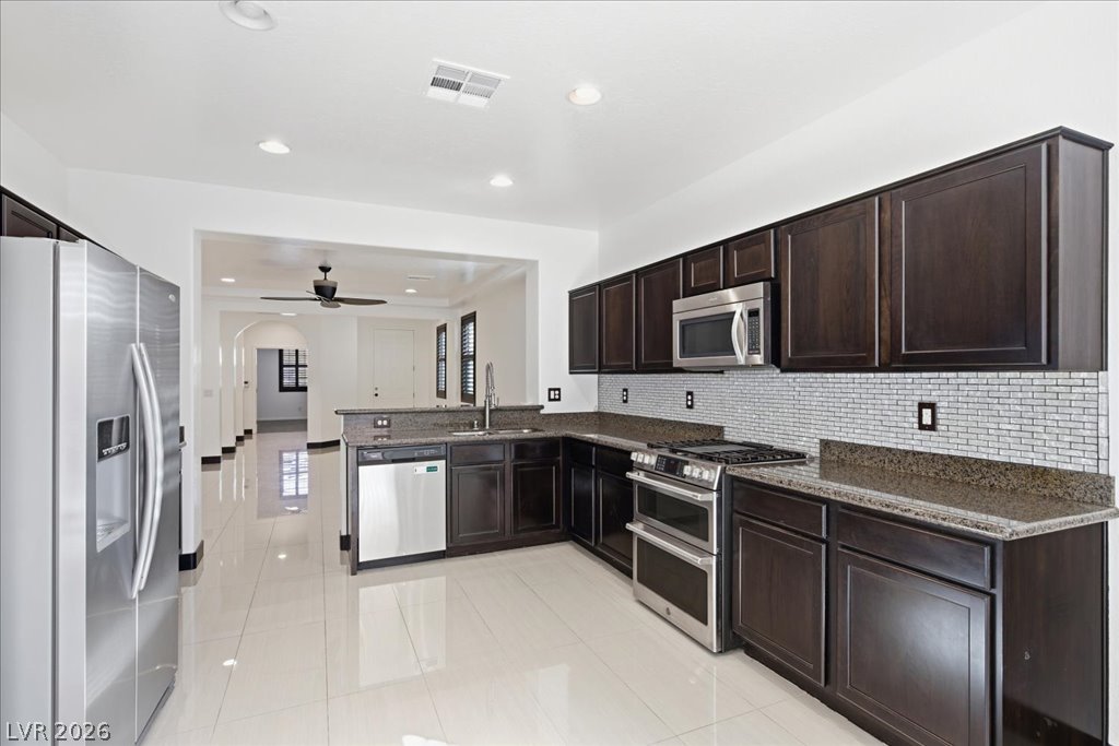 369 Hillhead Court Property Photo 16