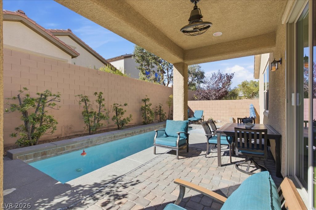 369 Hillhead Court Property Photo 24