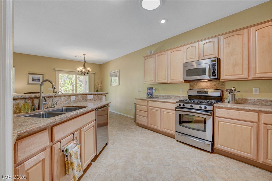 2176 Shadow Canyon Drive Property Photo 4