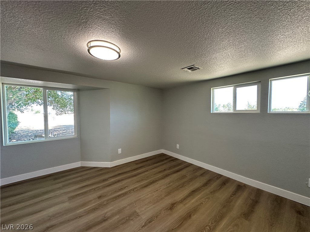 2590 North Murphy Street Property Photo 7