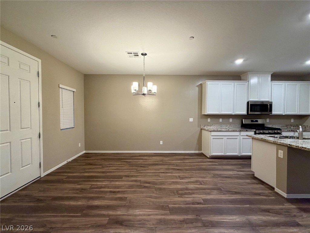 771 Estate Country Avenue Property Photo 4