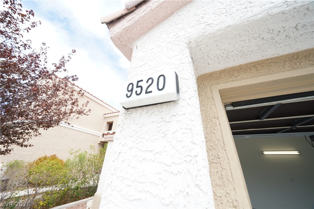 9520 Aspen Glow Drive Property Photo 4