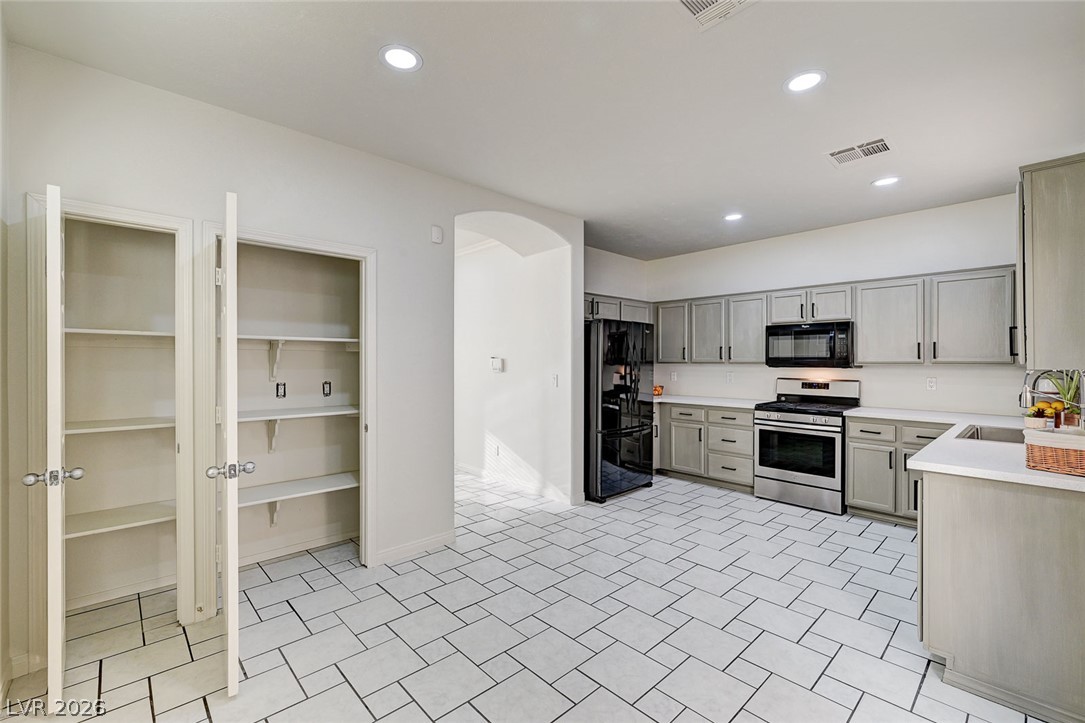 8062 Imperial Treasure Street Property Photo 11