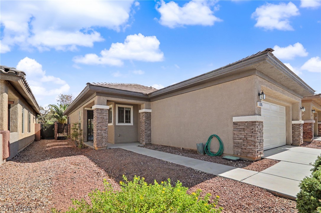 5976 Wheat Penny Avenue Property Photo 3