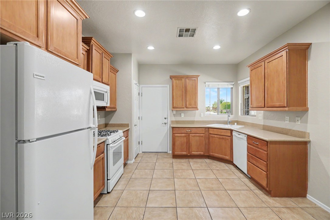 5976 Wheat Penny Avenue Property Photo 11
