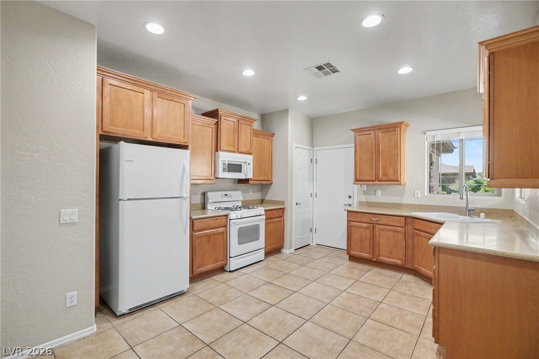5976 Wheat Penny Avenue Property Photo 15
