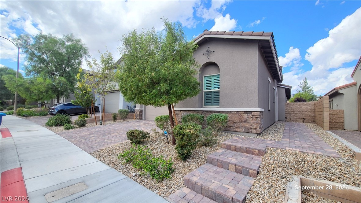 8861 Highland Skye Drive Property Photo 2