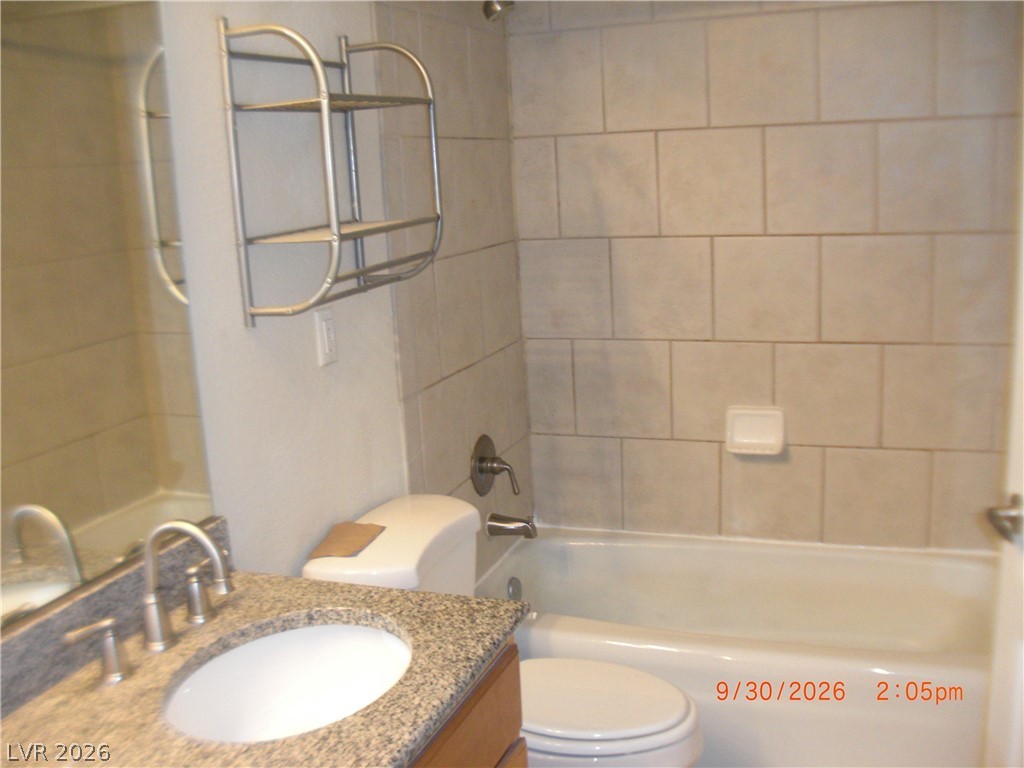 769 Oakmont Avenue 406 Property Photo 8