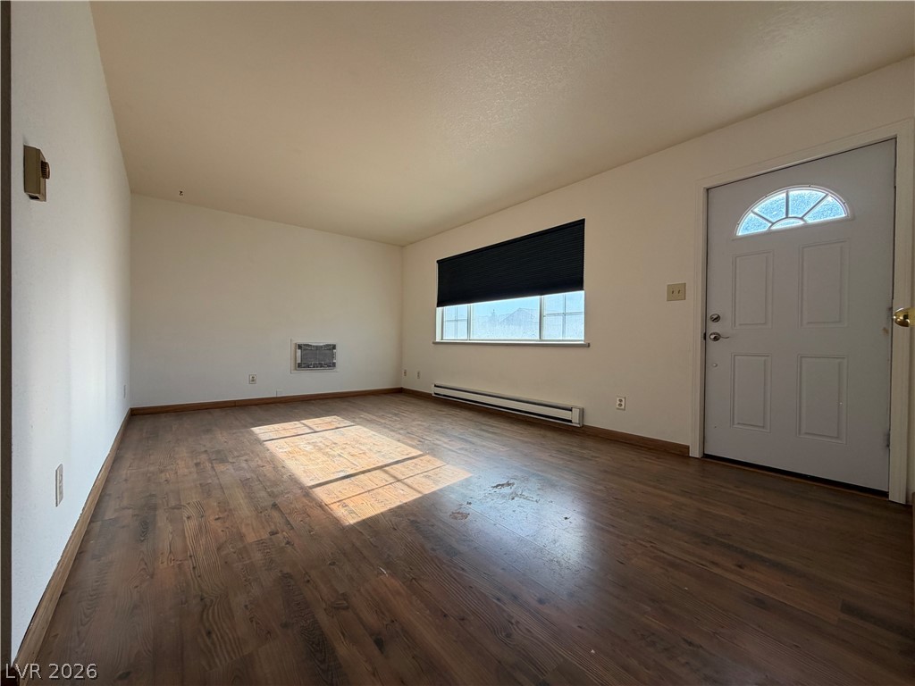 915 E. 16th Street Property Photo 2