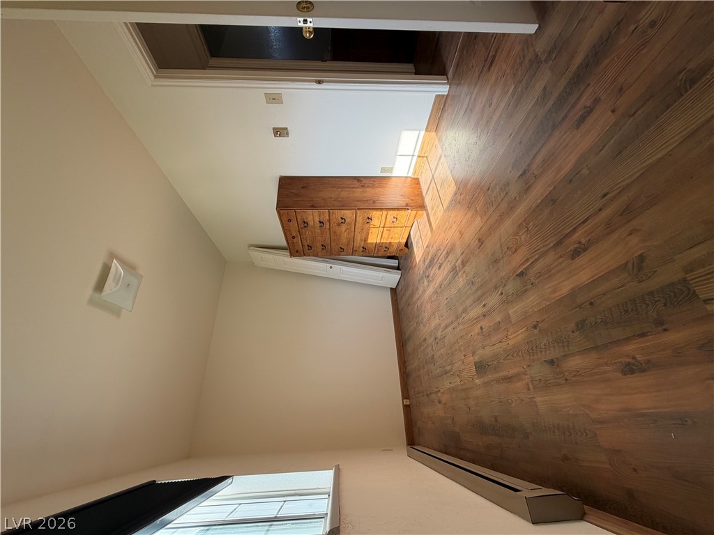 915 E. 16th Street Property Photo 8