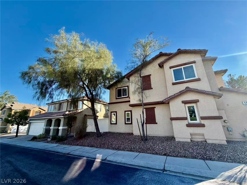 1943 Sundown Canyon Drive Property Photo 2