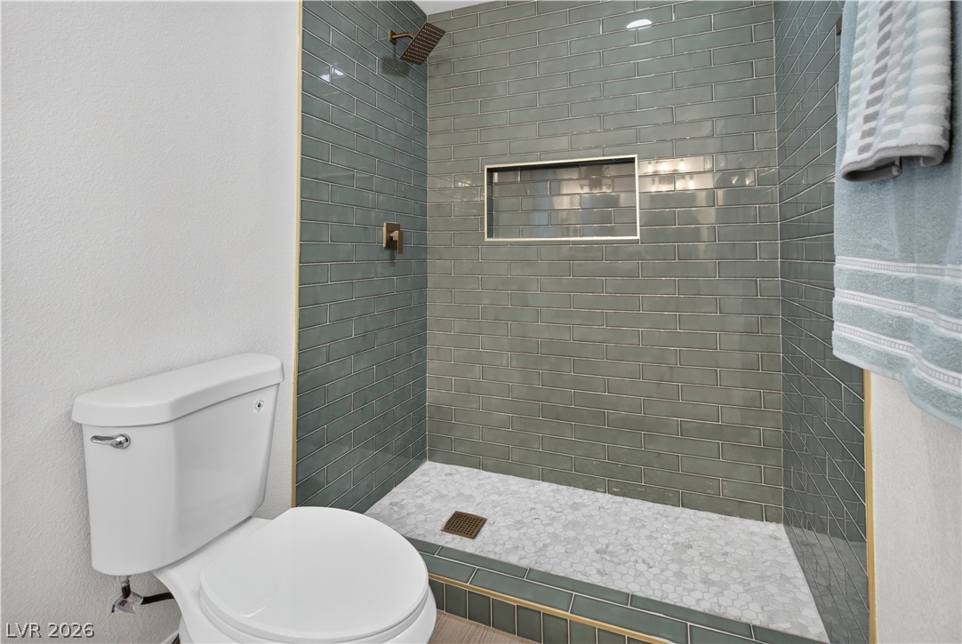1000 East Owens Avenue Property Photo 10