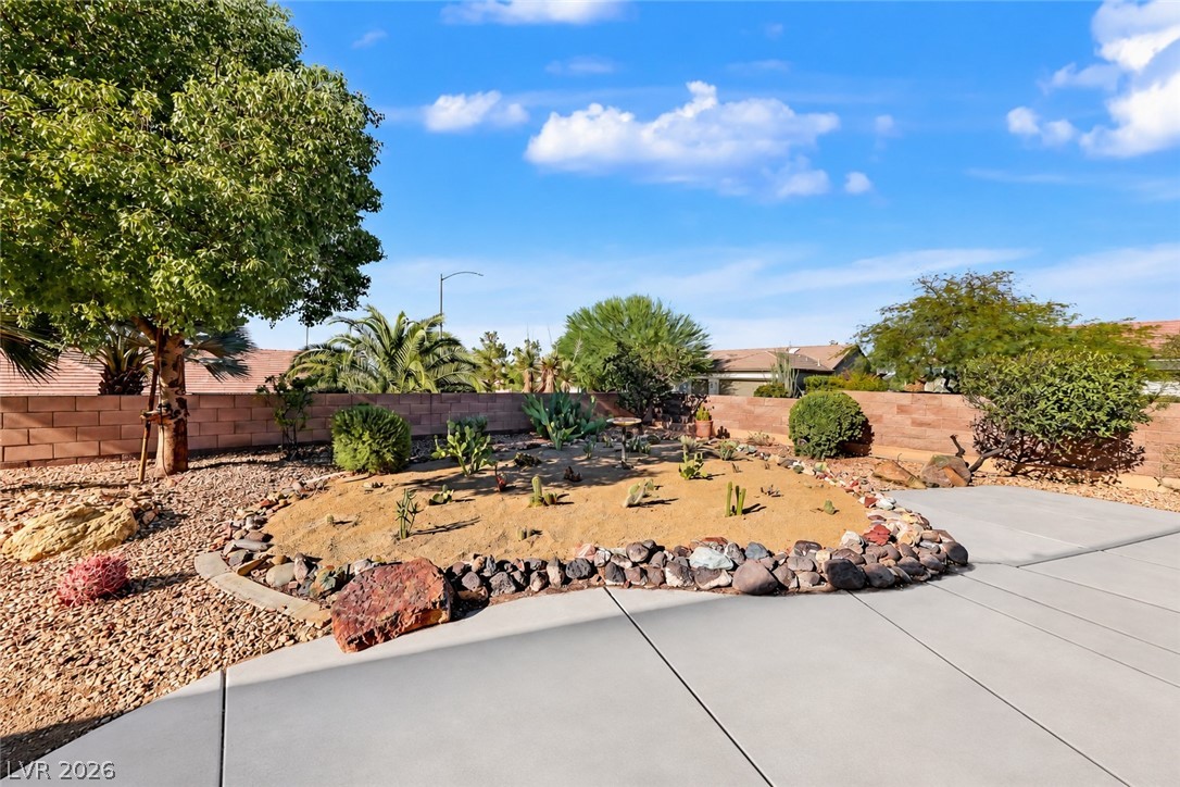 2556 Collinsville Drive Property Photo 40