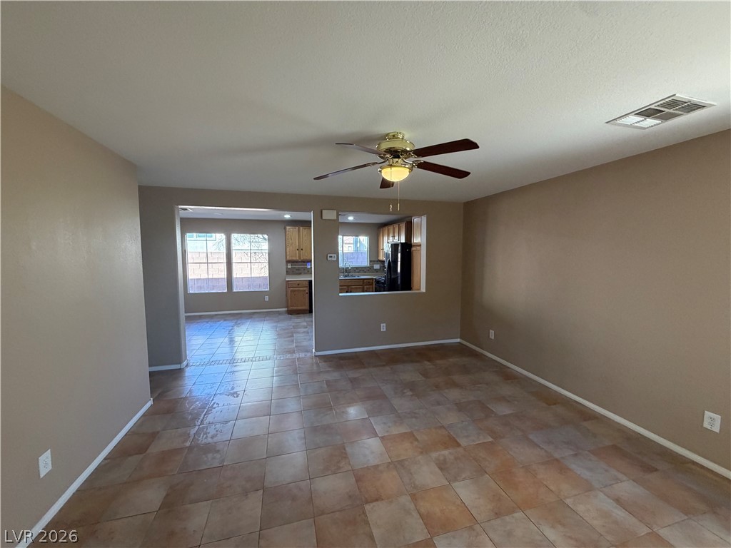 67 Desert Coyote Street Property Photo 3