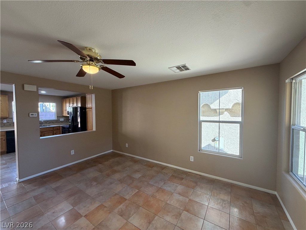 67 Desert Coyote Street Property Photo 4