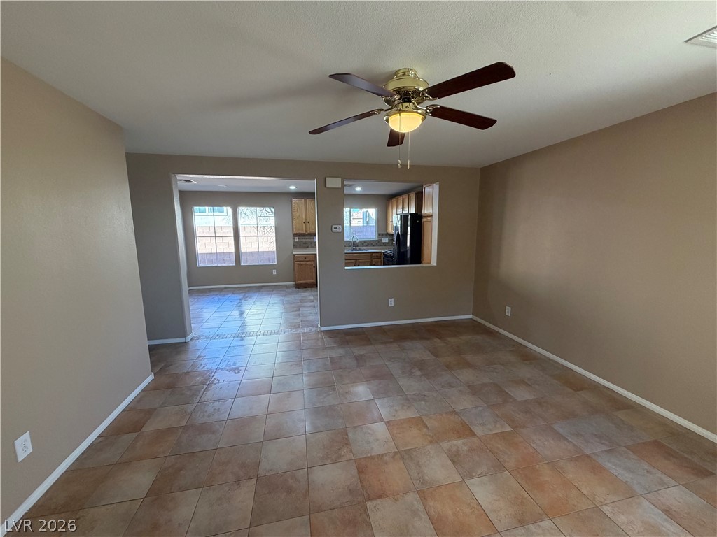 67 Desert Coyote Street Property Photo 6