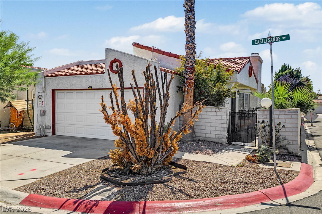 2509 Castlesands Way Property Photo 3
