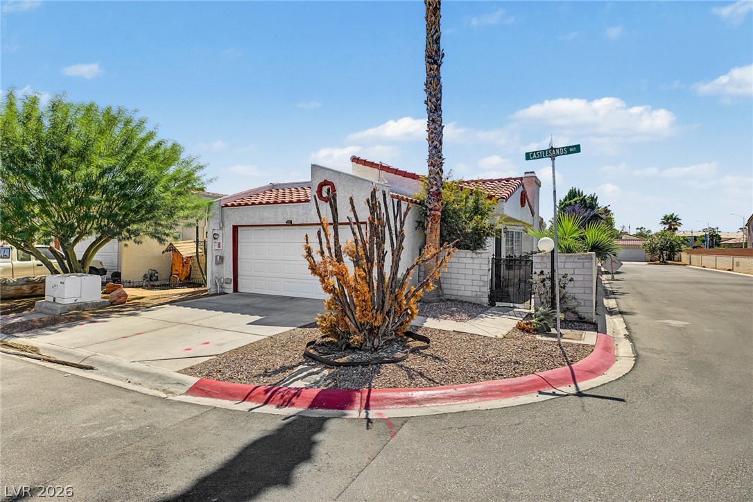 2509 Castlesands Way Property Photo 4