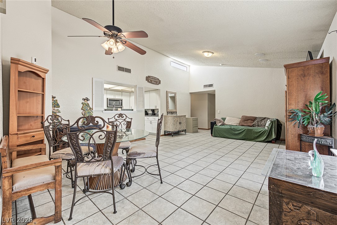 2509 Castlesands Way Property Photo 5