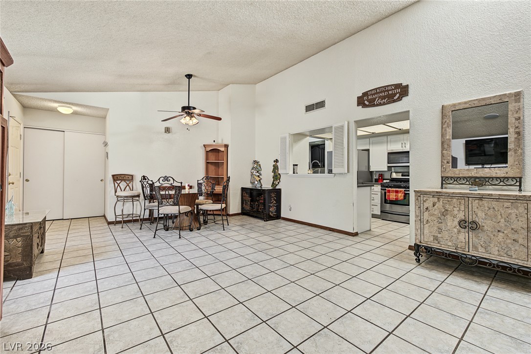 2509 Castlesands Way Property Photo 9