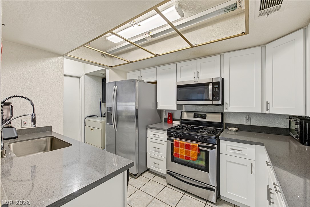 2509 Castlesands Way Property Photo 14