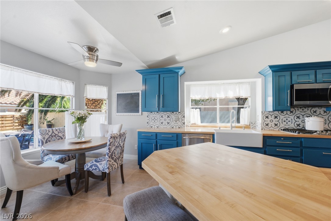8212 Arch Bay Lane Property Photo 10