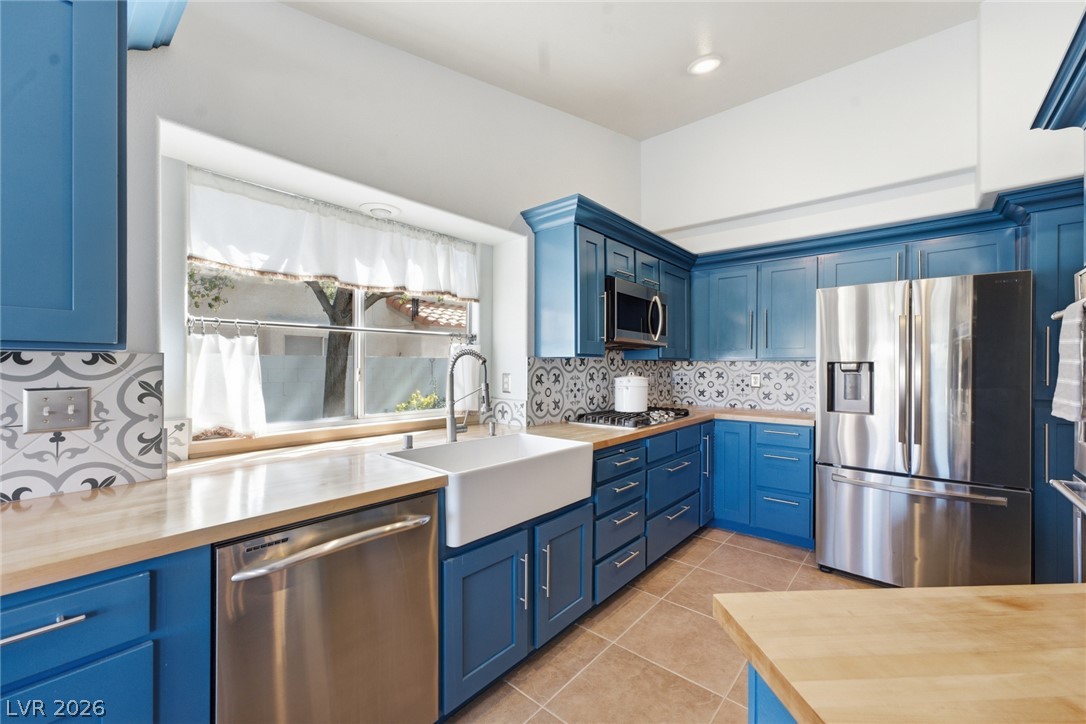 8212 Arch Bay Lane Property Photo 13