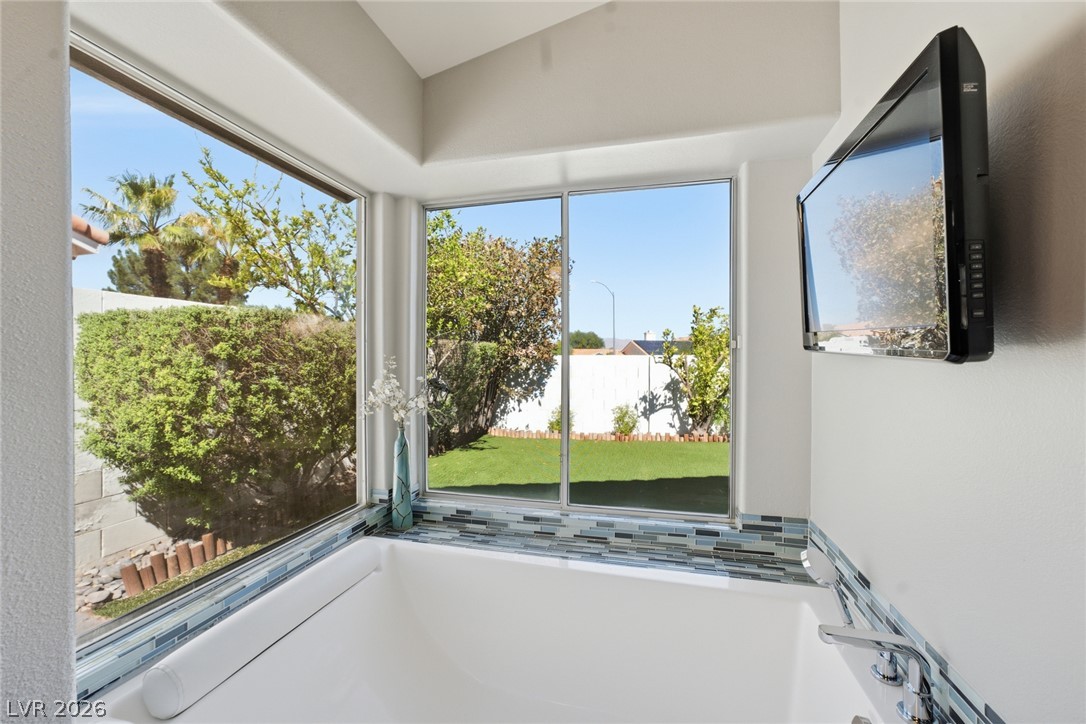 8212 Arch Bay Lane Property Photo 23