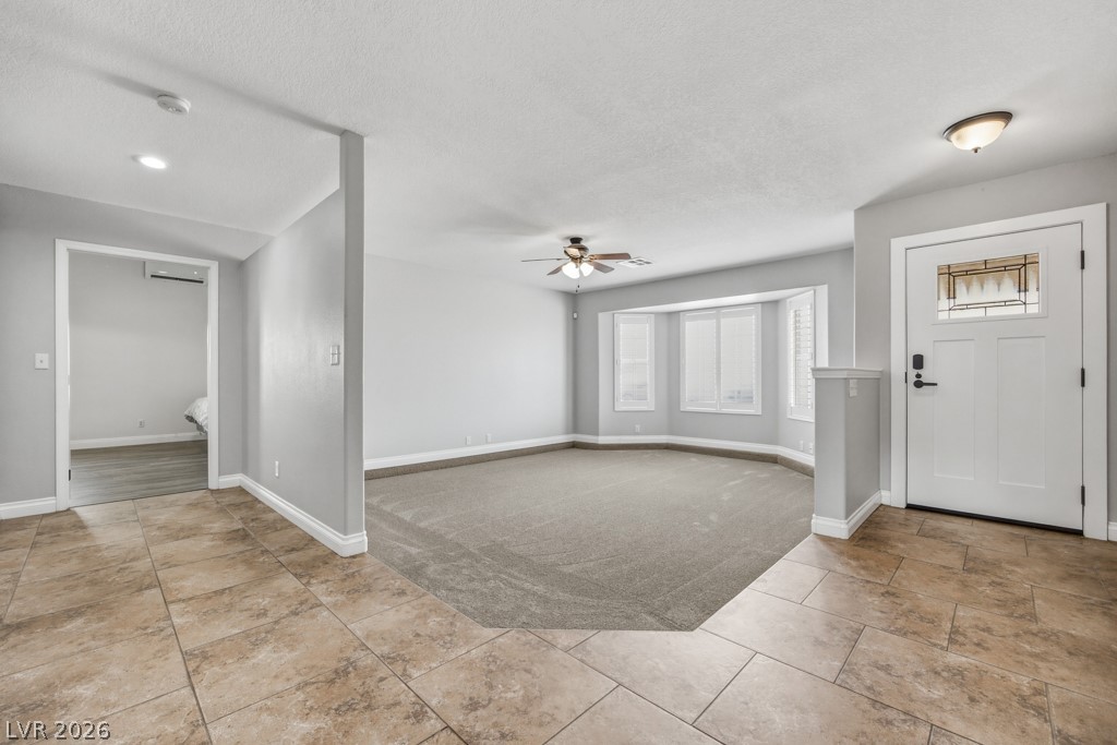 251 West Laval Drive Property Photo 7
