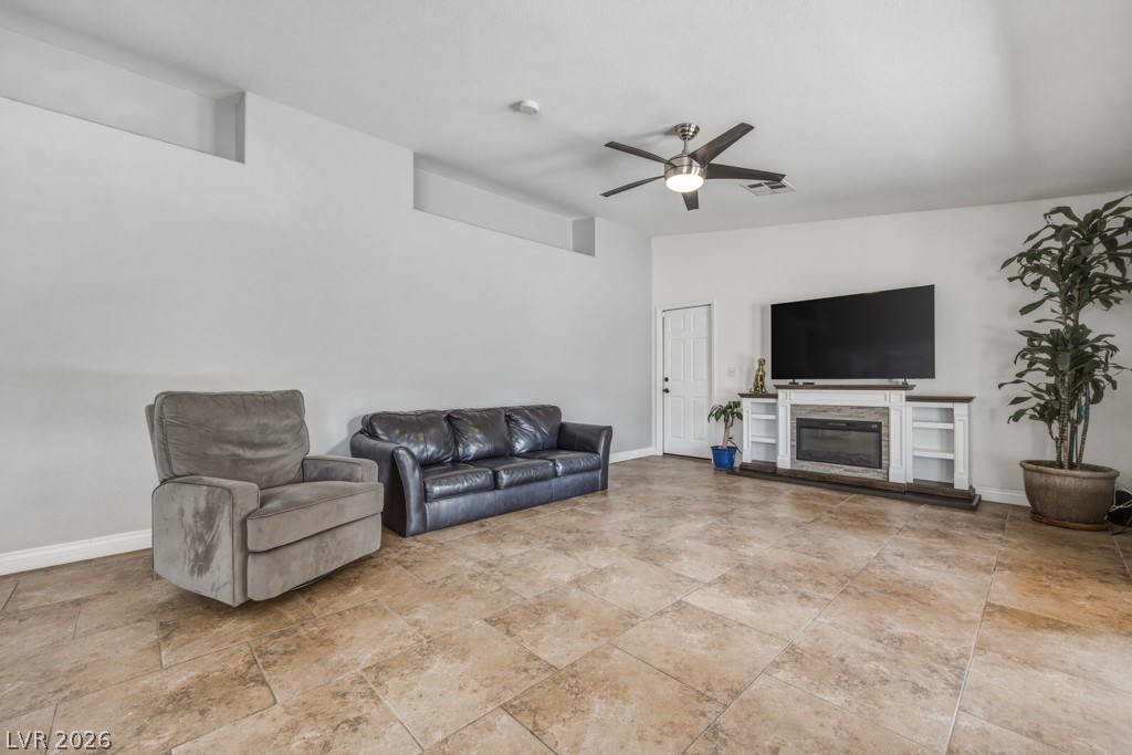251 West Laval Drive Property Photo 13