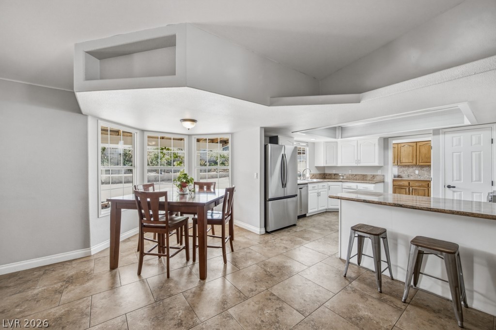 251 West Laval Drive Property Photo 16