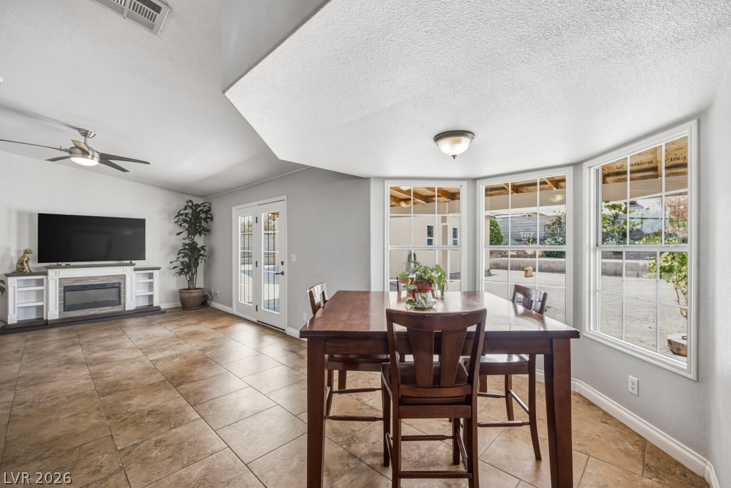 251 West Laval Drive Property Photo 18