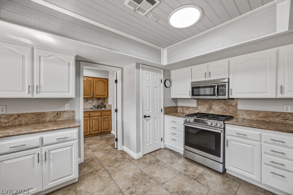 251 West Laval Drive Property Photo 22