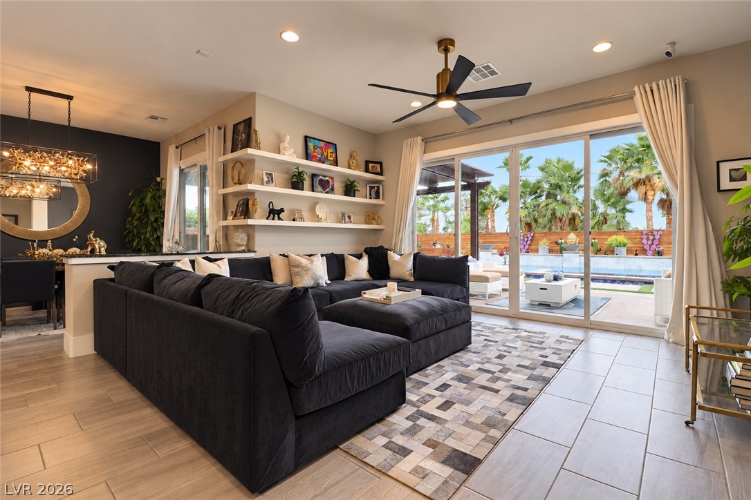 7083 Falabella Ridge Avenue Property Photo 10