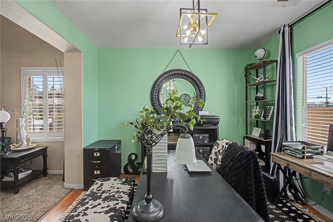 6025 Glenborough Street Property Photo 11