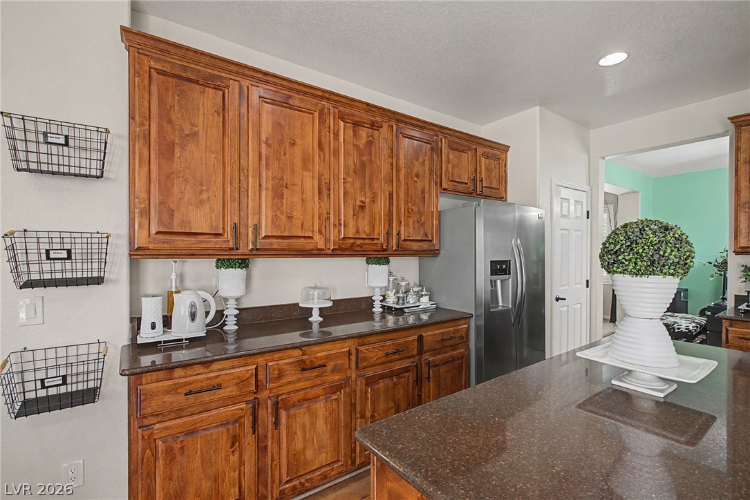 6025 Glenborough Street Property Photo 14