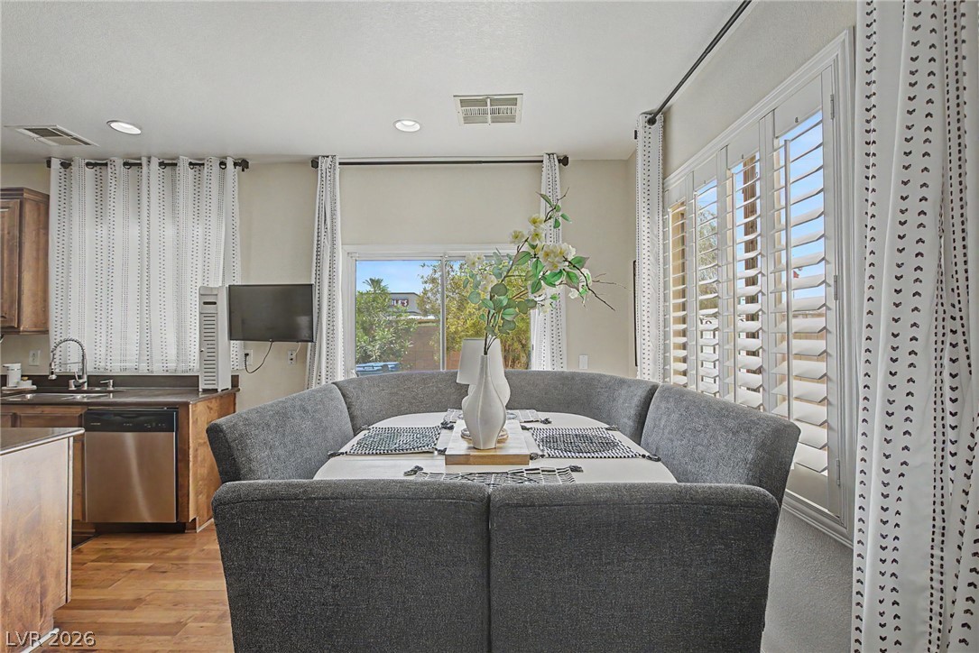 6025 Glenborough Street Property Photo 16