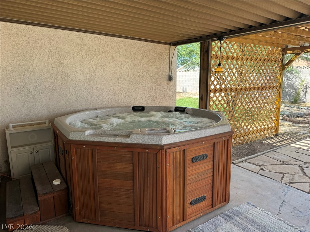 7066 Pinebrook Court Property Photo 4