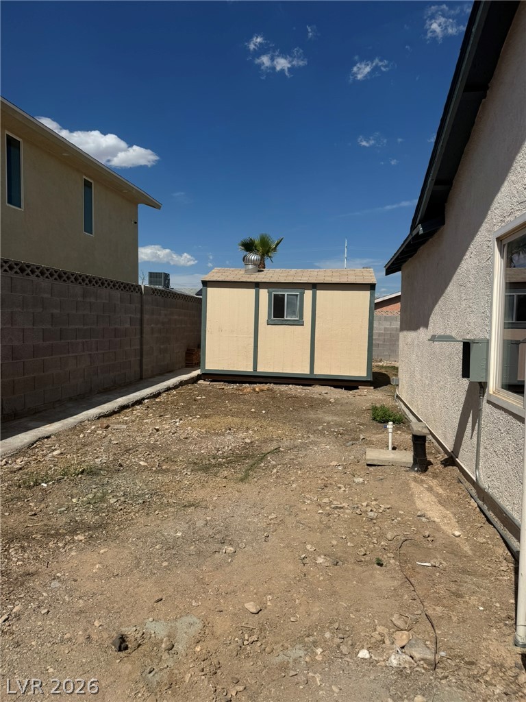 7066 Pinebrook Court Property Photo 8