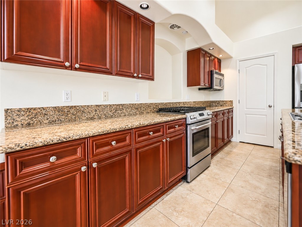 669 Doubleshot Lane Property Photo 8