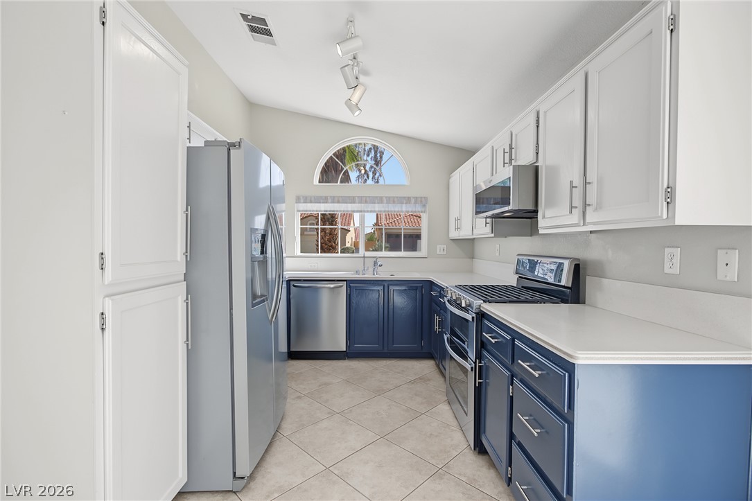 1705 Eagle Feather Street Property Photo 17