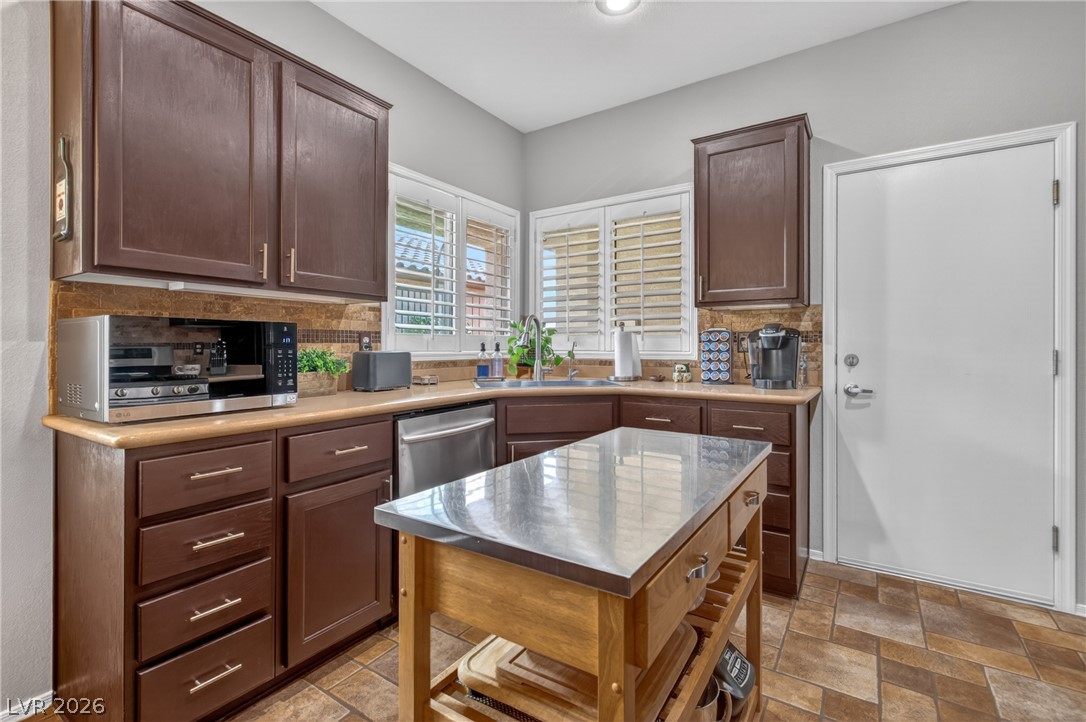 2328 Fossil Canyon Drive Property Photo 5