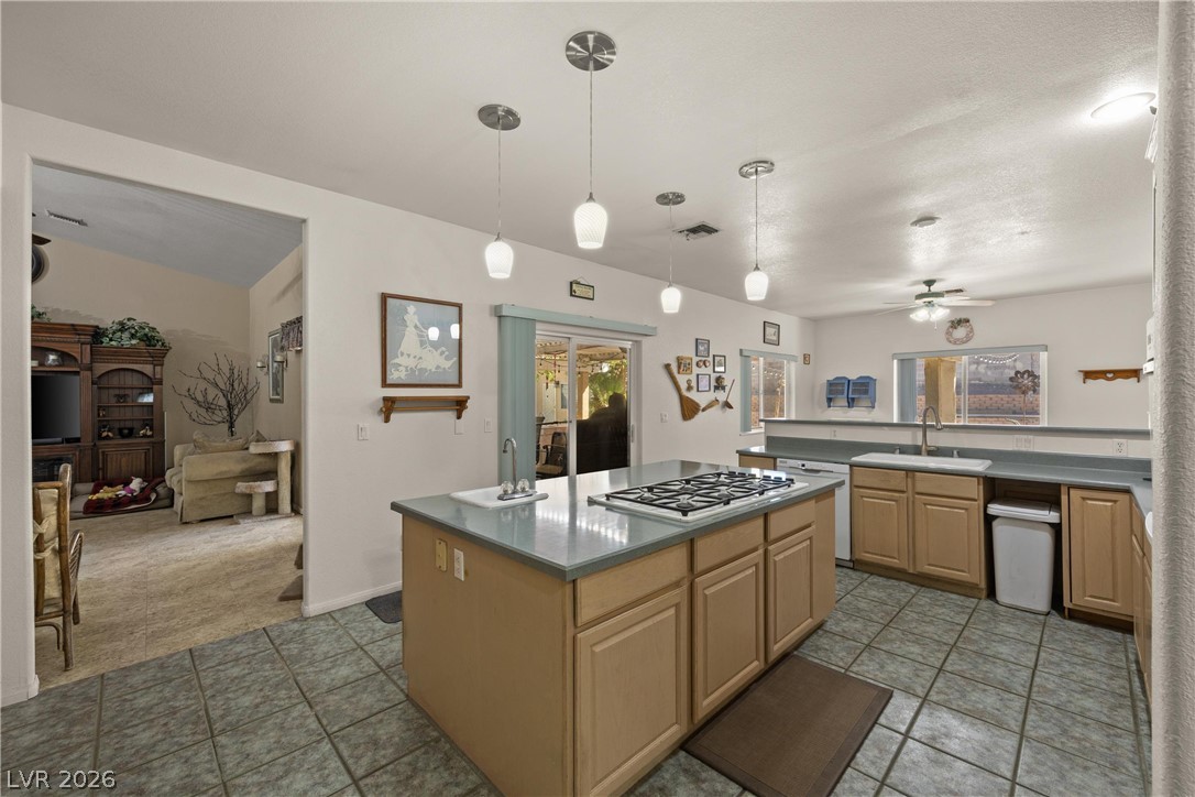 211 West Highland Drive Property Photo 11